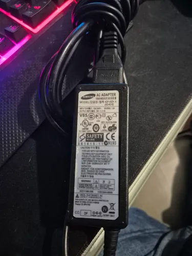 Carregador Original Samsung para Notebook 19V 2.1A 40W
