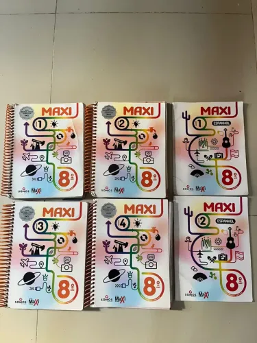 Livros do 8° ano da editora Maxi