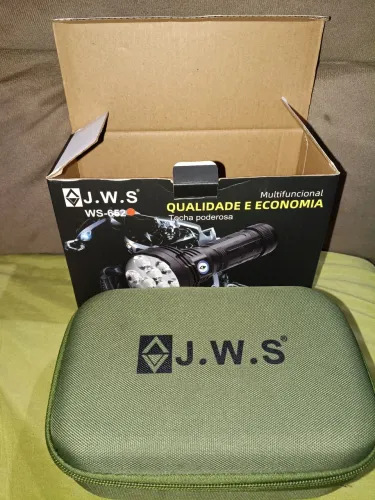 Lanterna de mão da J.W.S modelo WS-652