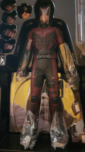 Demolidor - Hottoys - Escala 1/6