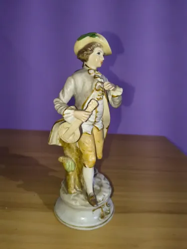 Escultura em porcelana Alemã 