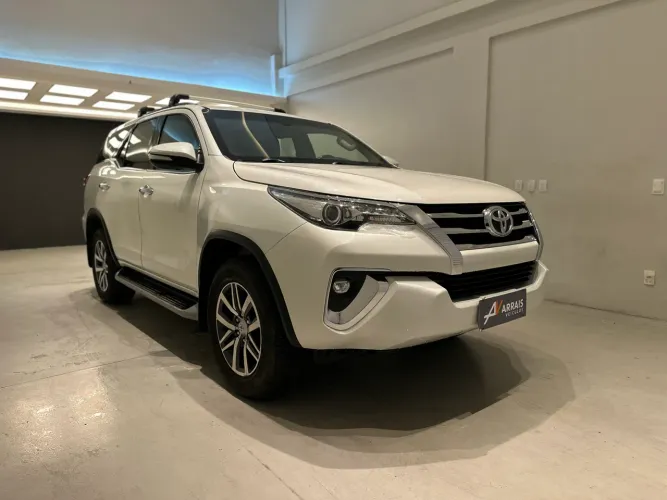Toyota Hilux SW4 SRX 4X4 2.8 TDI 16V Dies. Aut. 2019