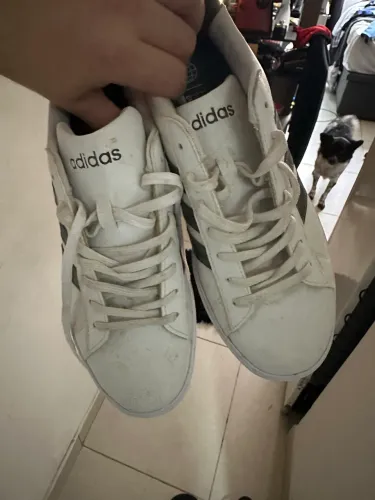 Tênis Adidas 