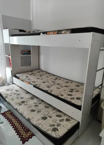 Cama triliche