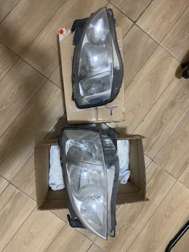 Farol dianteiro Corsa Hatch 2012. O par