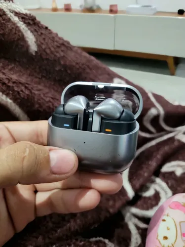 Fone Samsung Galaxy Buds 3 Pro na Garantia, tudo funcionando envio olx pay