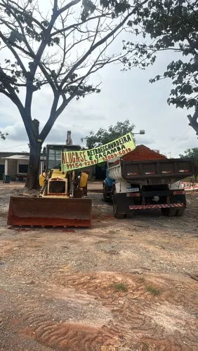 Alugo retroescavadeira e caçamba