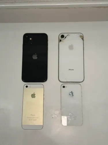 4 iPhones Quebrados Retirada de Peças