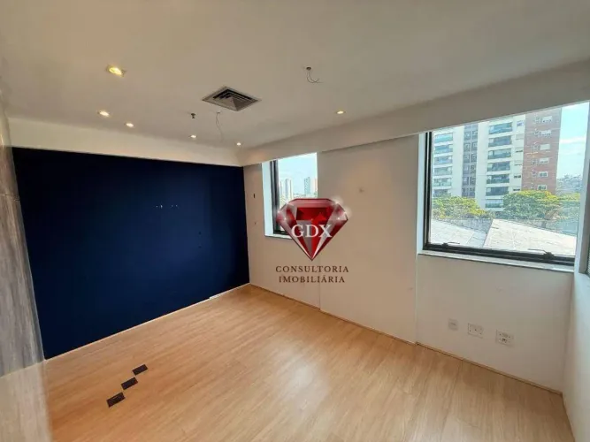 Sala Comercial de Alto Padrão | 78 m² | 4 Vagas | Chácara Santo Antônio