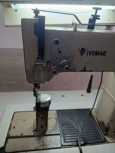 Máquina de Costura Industrial IVOMAG