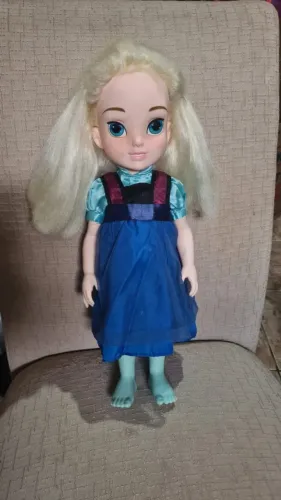 Boneca Elsa da coleção Disney Animators Collection - Filme Frozen