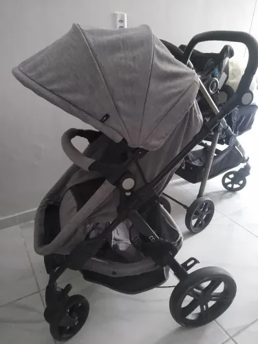 VENDE-SE CARRINHO DE BEBÊ DA COSCO