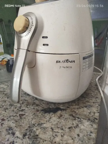 Vendo uma fritadeira elétrica Britânia