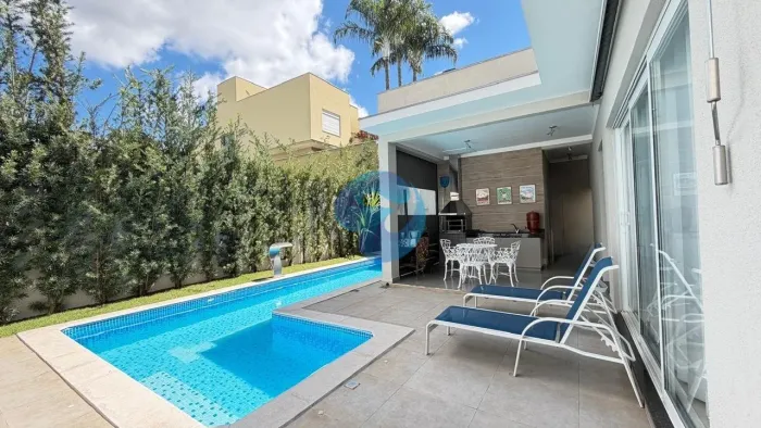Casa Sobradada à venda no Residencial Mont Blanc