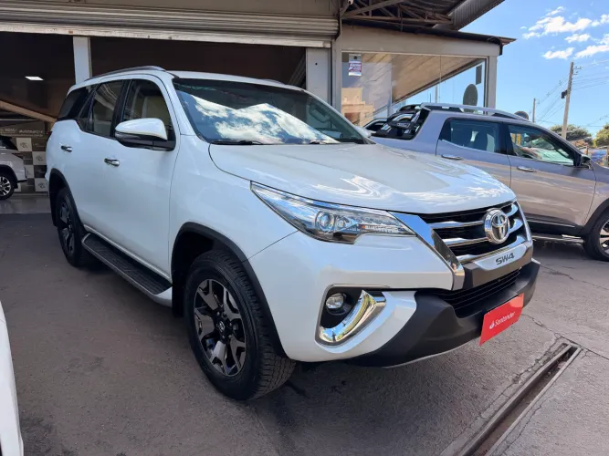 Toyota Hilux SW4 SRX Diamo. 4X4 2.8 TB DIE AUT 2019