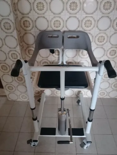 Cadeira de transferência com elevação