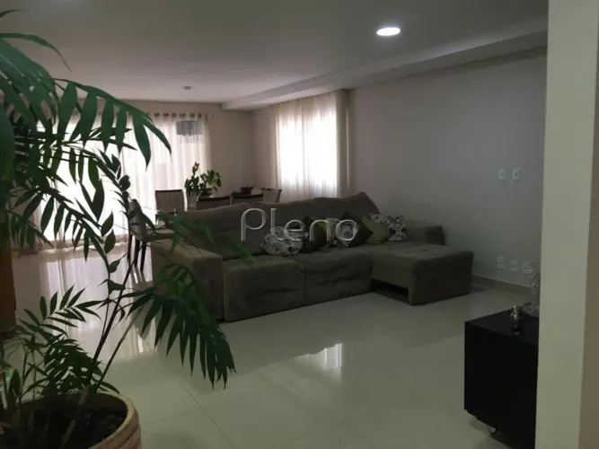 Sobrado à venda em Valinhos, Condominio Portal do Jequitiba, com 3 suítes, com 222 m²