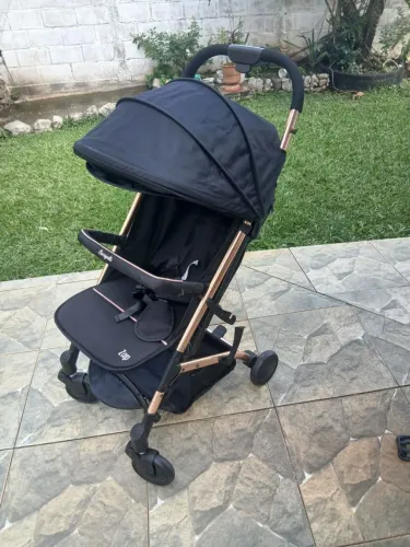 Carinho de bebê Burigotto Zap + bebê conforto touring
