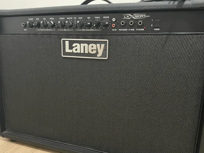 AMPLIFICADOR LANEY LX120RT 120W NA CAIXA