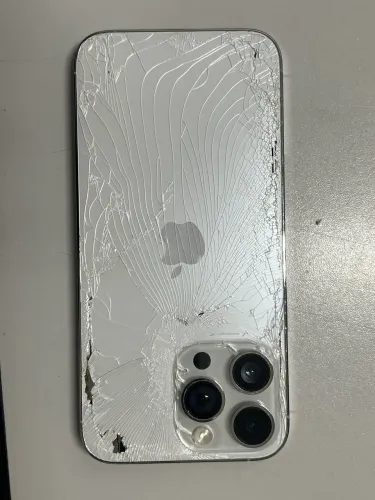 iPhone 13 Pro Max - NÃO FUNCIONA | Para Retirada de Peças