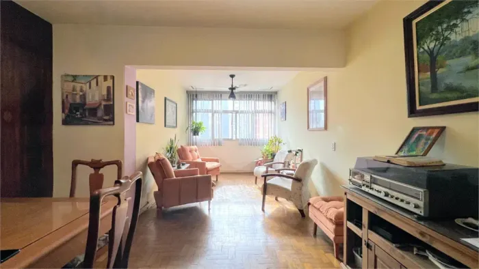 Excelente apartamento mobiliado à venda em Pinheiros!