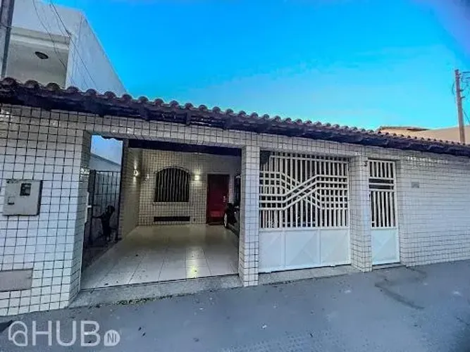 Casa à venda em Vitória, República, com 5 quartos, com 200 m²