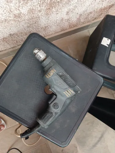 Furadeira ótimo estado 