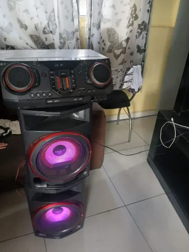 Vendo Som LG 2350W Bluetooth
