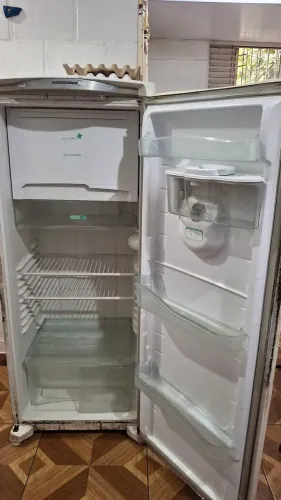 Consul frost free 300l gelando muito