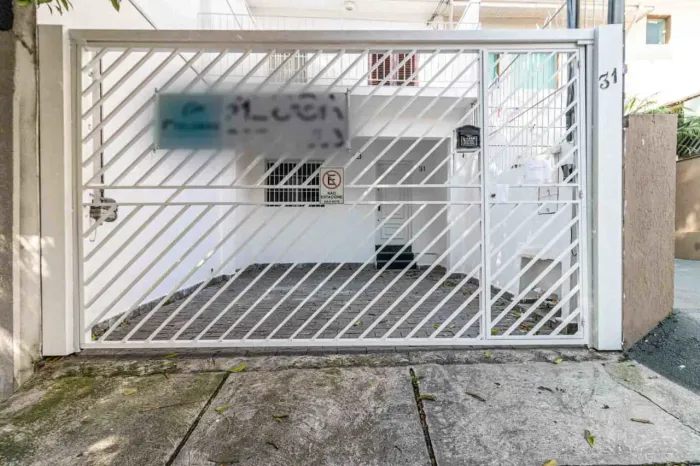 Casa comercial na Rua Pinto Gonçalves, 31 120 m²