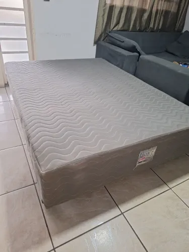 Cama box com colchão