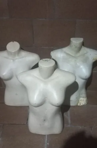 Manequins os 3 por 50$