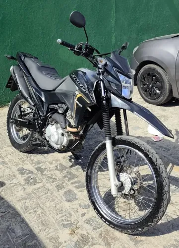Bros 2022, moto em perfeito estado de conservação!