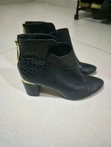 Bota Luz da Lua couro tamanho 36