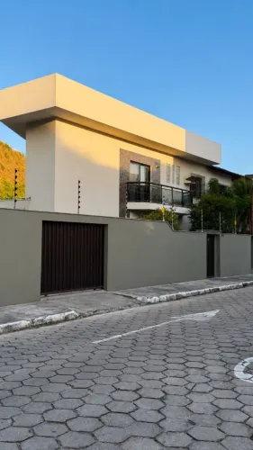 Casa com 3 dormitórios à venda, 132 m² por R$ 2.100.000 - Jardim Camburi - Vitória/ES