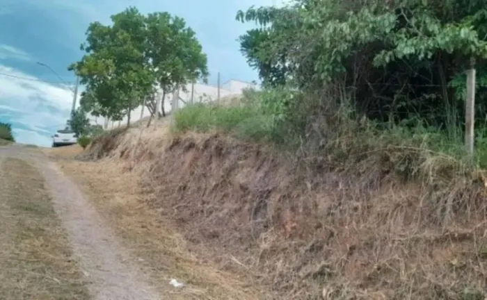 ALÉM PARAÍBA/MG Lote de terreno 200,00m² na Granja 03 de Outubro