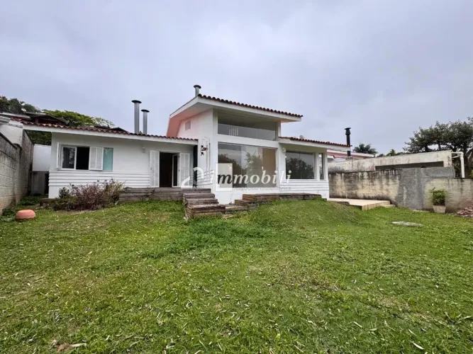 Casa à venda na Granja Viana, com 3 suítes, com 187 m², Jardim Amanda