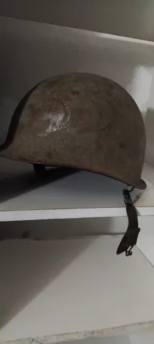 Antigo capacete de aço M1