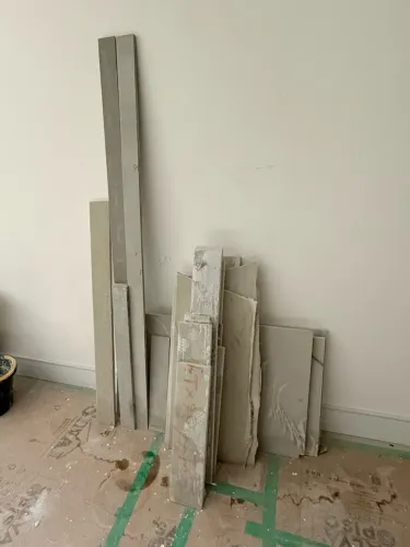 de Pedras e Chapas de Sobras de Obra