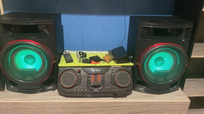 Mini System LG Xboom CL87 bluetooth 2350W Sem Leitor de Cd
