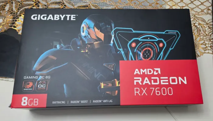 Placa de vídeo Rx 7600 Gigabyte Triplo Fan - Nova - Lacrada