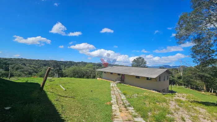 Chácara 58.440m à Venda em São José dos Pinhais | Casa, Salão de Festas, Piscina e Rio n