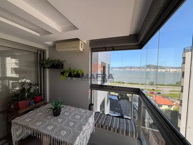 Apartamento Balneário Estreito com 3 suítes - Vista Mar
