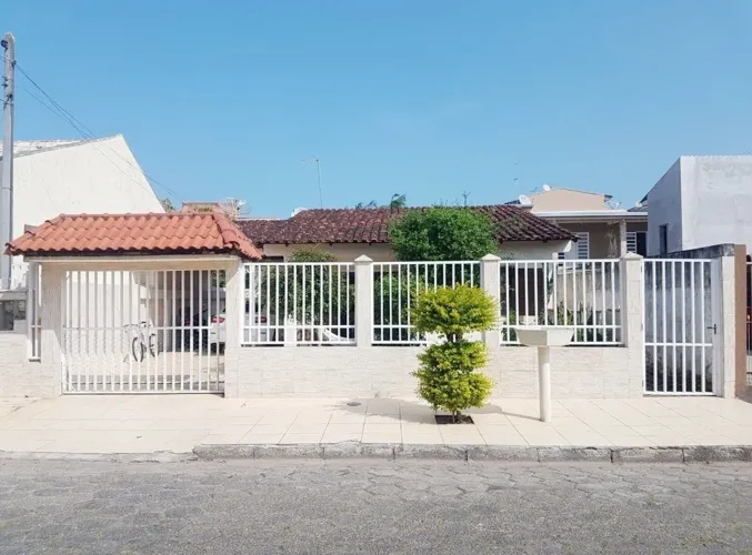 Casa centro de Matinhos disponível para Maratona da Ponte de Guaratuba