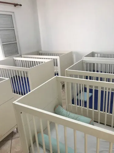 Móveis e brinquedos infantis