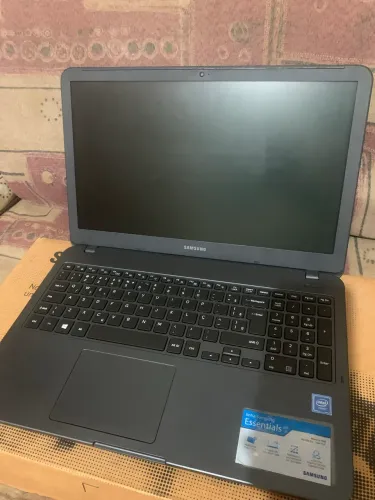 Notebook Samsung Essentials E20, 4 GB RAM, 500 GB