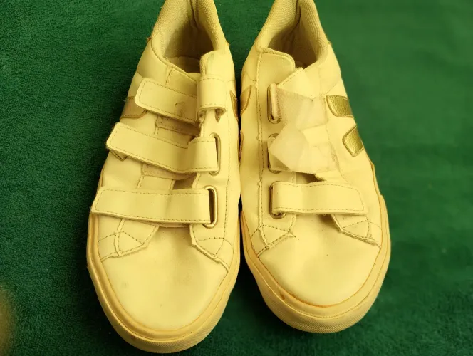 Tênis amarelo velcro triplo Vert retrô - usado<br>