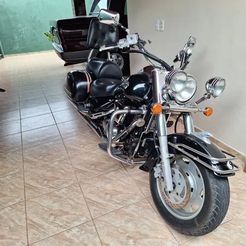 Vendo moto suzuki, 2003, Lc 1.500 toda revisada e muito conservada.