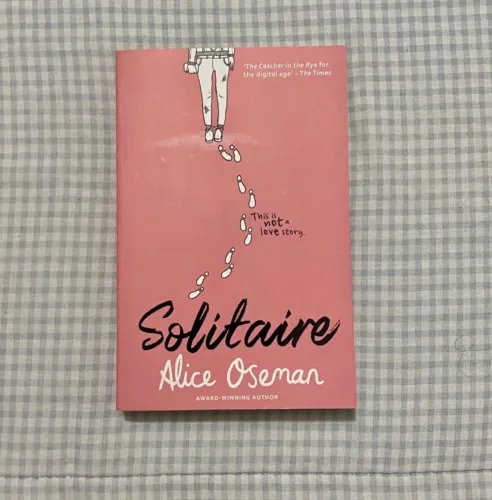 Solitarie alice oseman importado