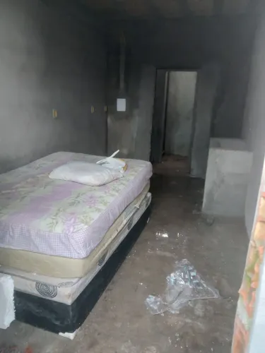 Vendo cama box usada e 2 colchões de casal usados